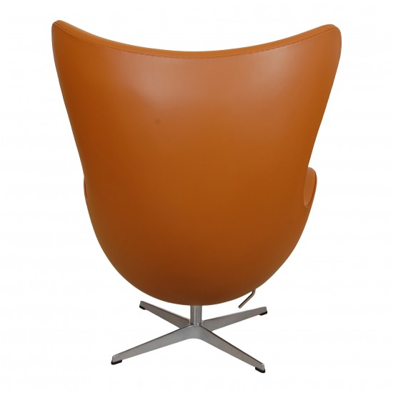 vintage Arne Jacobsen Egg chair in whisky leather For Sale CPH